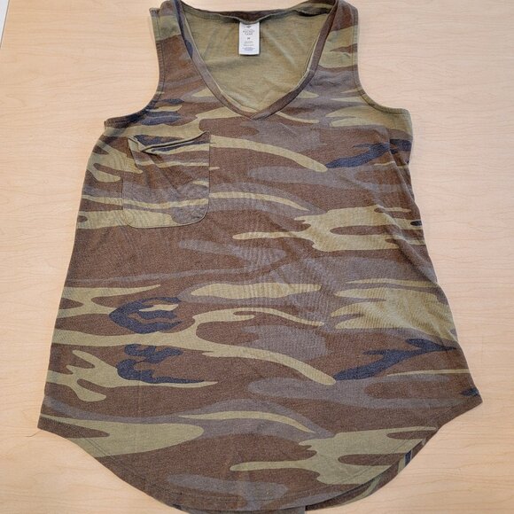 Tops - Everyday Pocket Tank Camouflage Women's Medium
